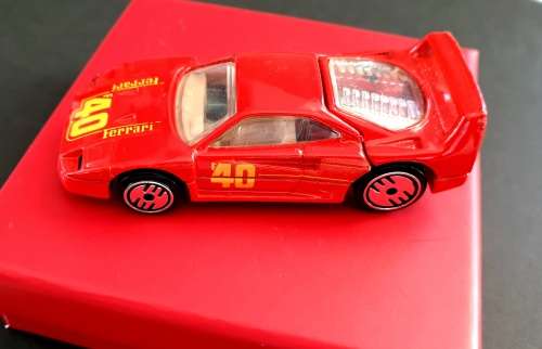 VINTAGE 1988 HOT WHEELS FERRARI F40 RED 1:64 DIECAST CAR WITH OPENING HATCH SILVER WHEELS